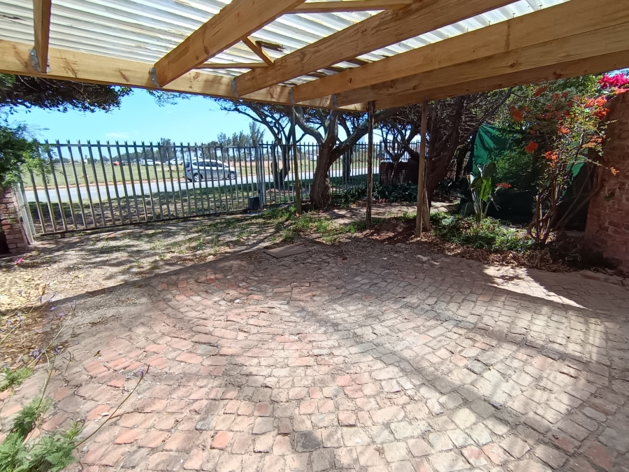 4 Bedroom Property for Sale in C Place Eastern Cape